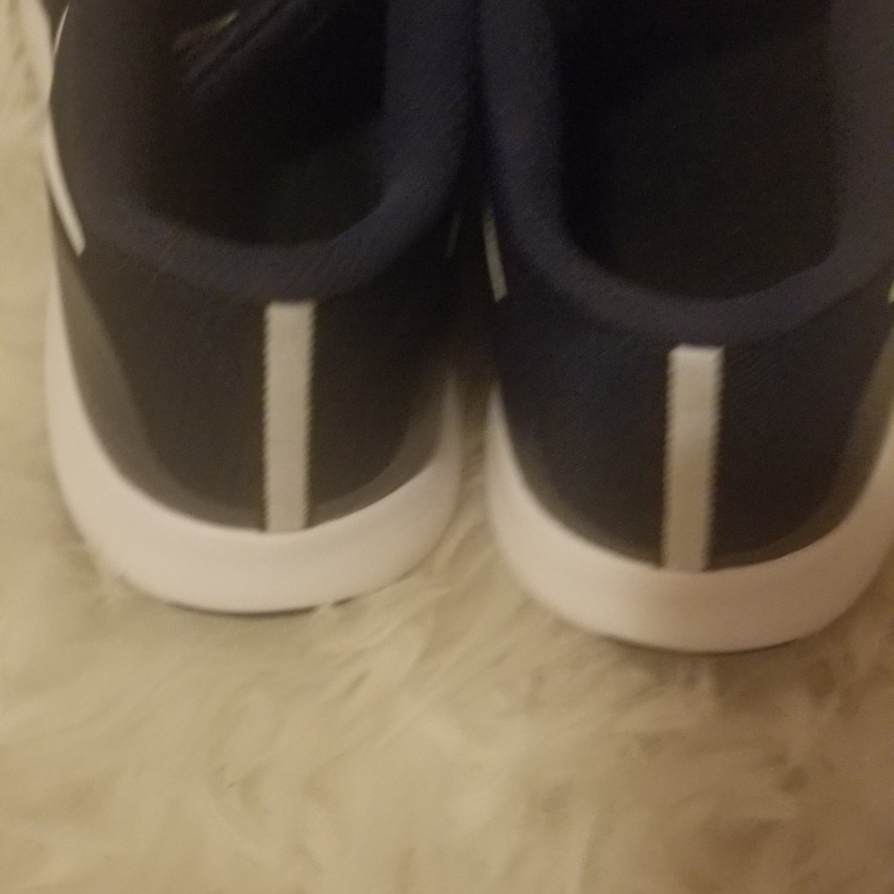 Gymshoes - Picture 3 of 4
